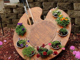 Красиві ідеї для дачі та саду своїми руками представляють набір рекомендацій з облаштування інтер'єру